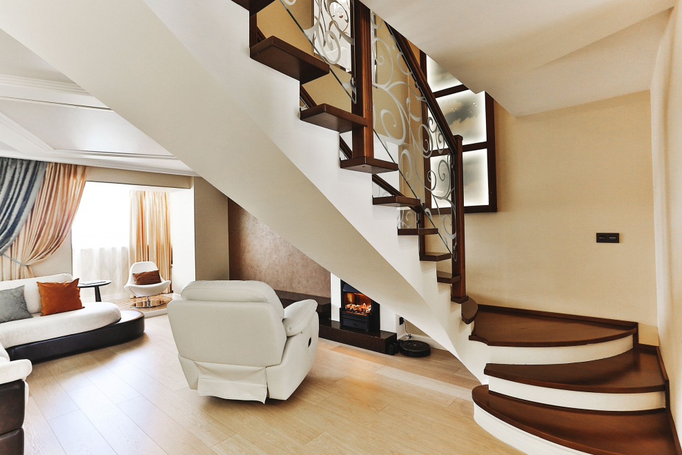 Двухуровневая лестница