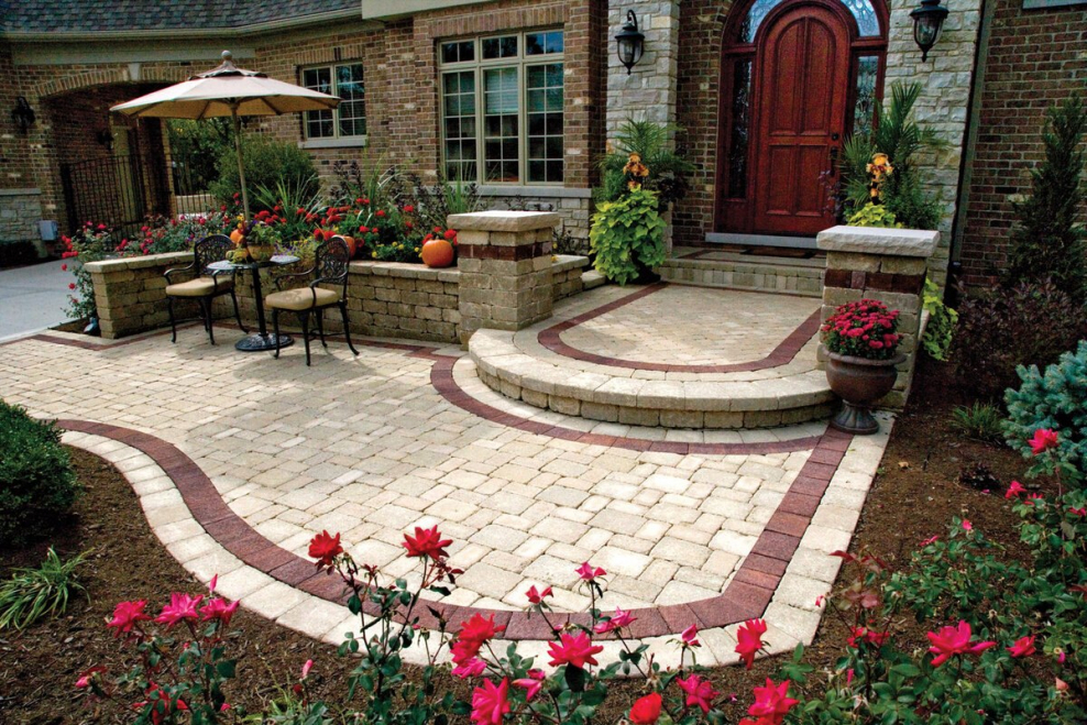 Плитка перед домом