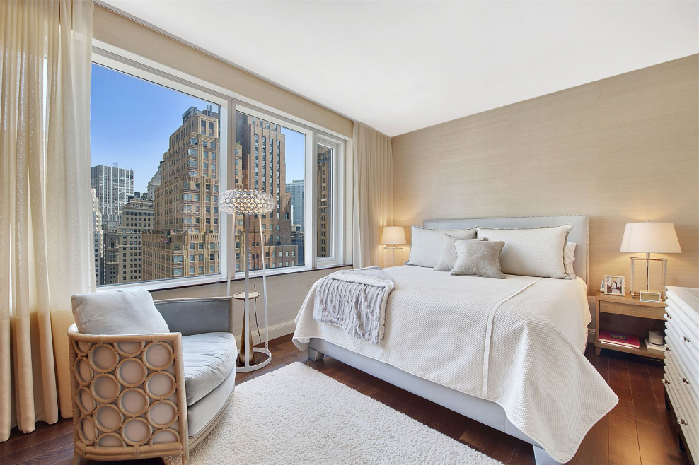 Спальня с панорамными окнами