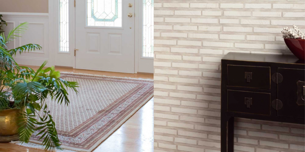 Плитка на стене в прихожей