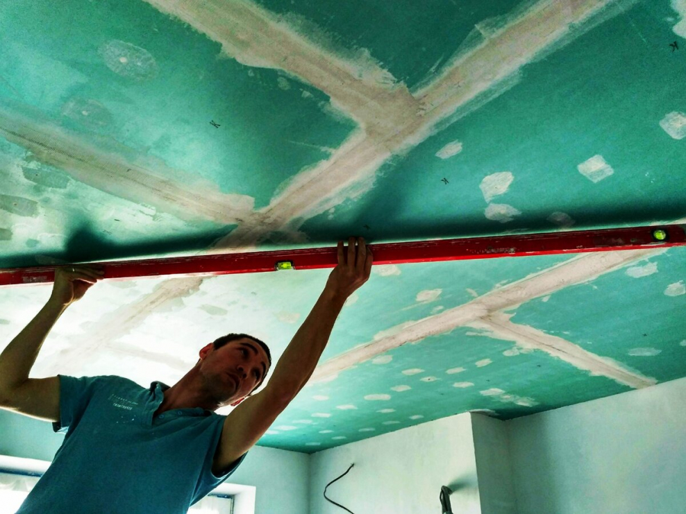 Ровный потолок