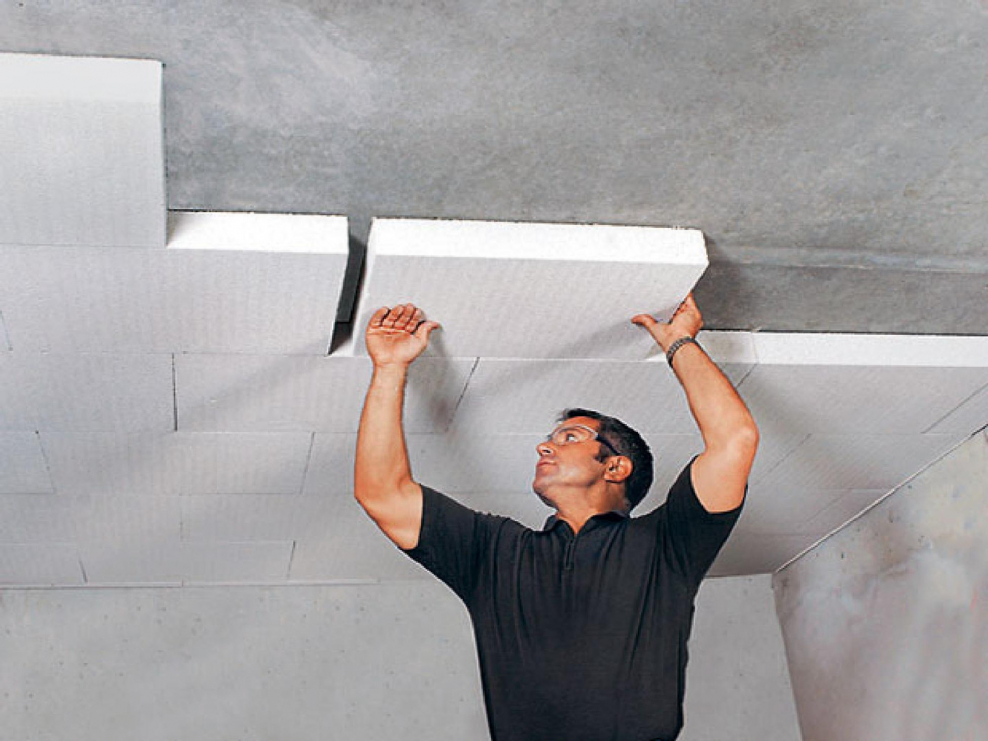 Красиво окрашенный потолок