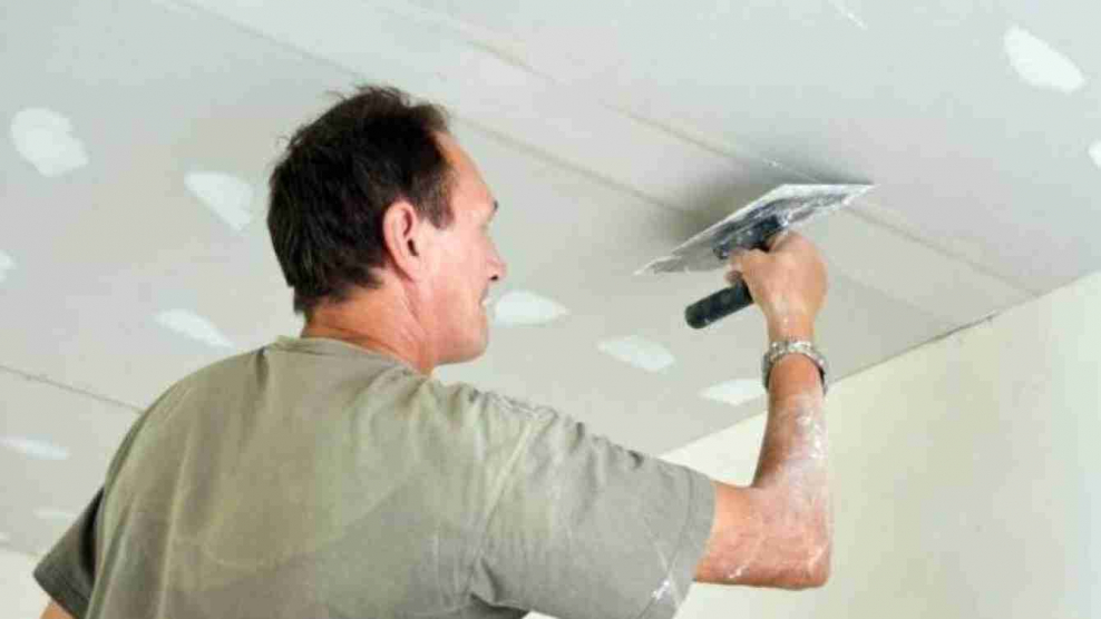 Шпаклевание потолка
