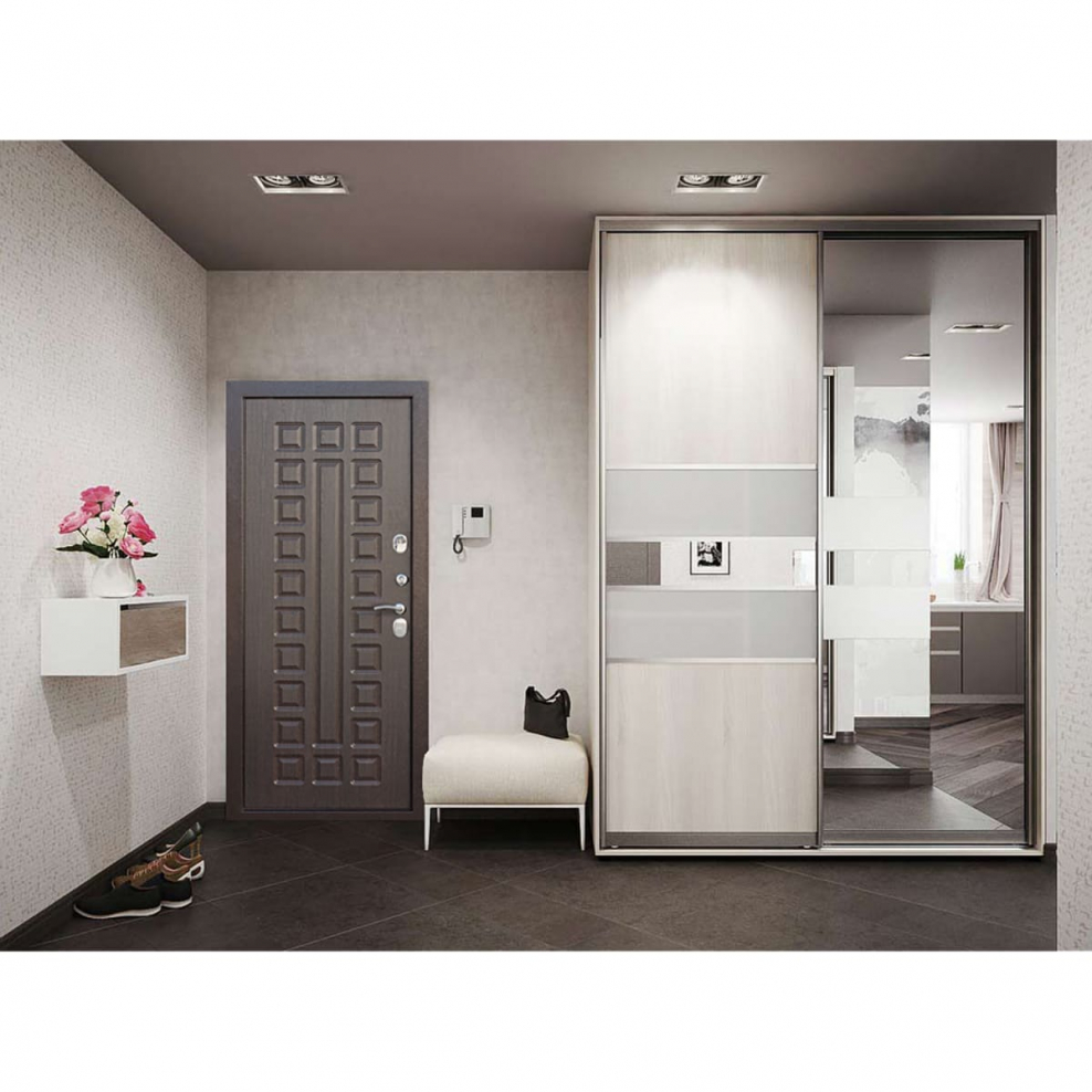 Квадратная прихожая