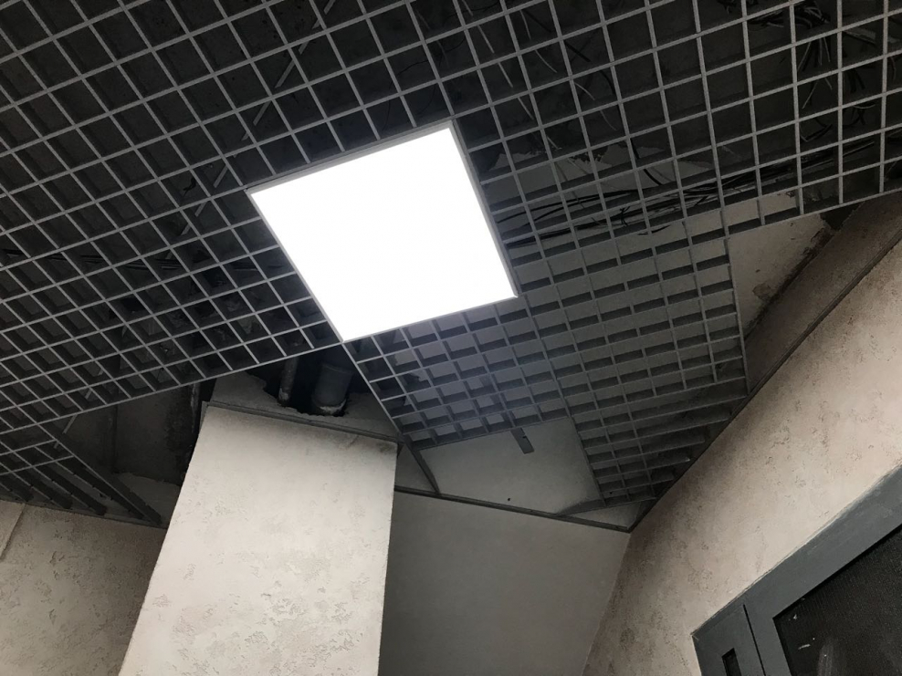 Потолок Грильято разноячеистый