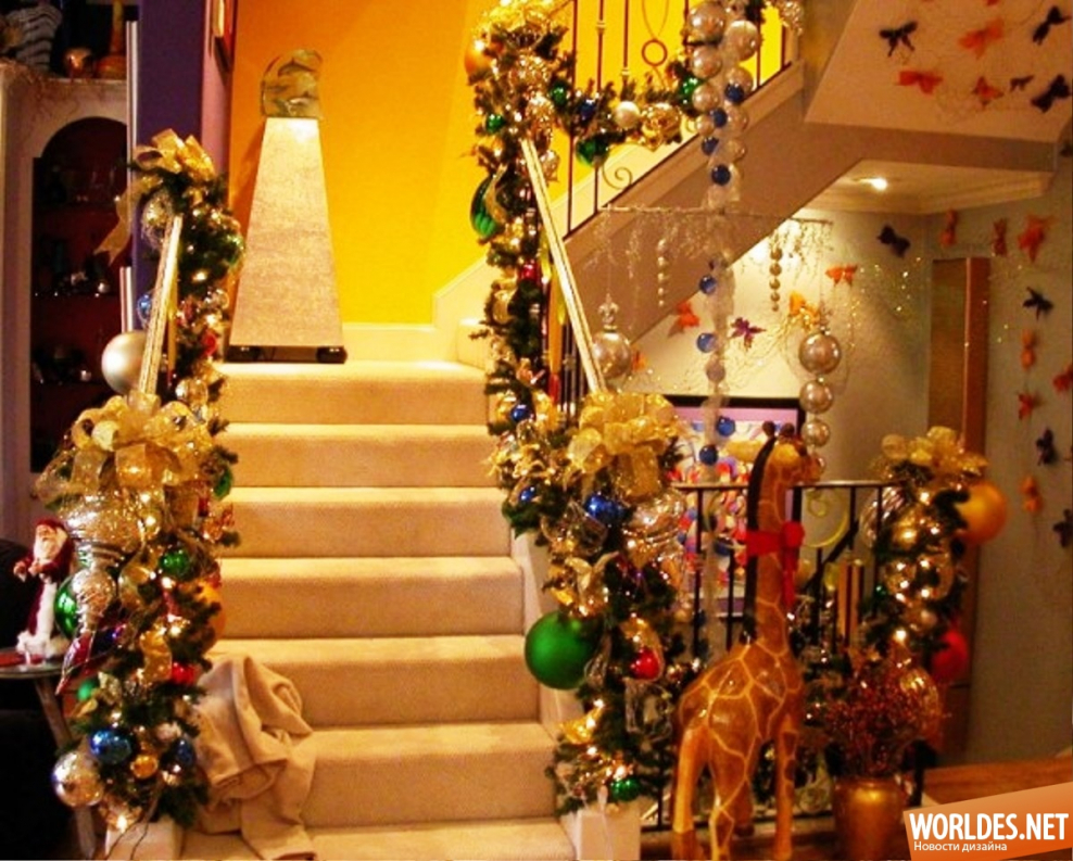 Новогодний интерьер в подъезде