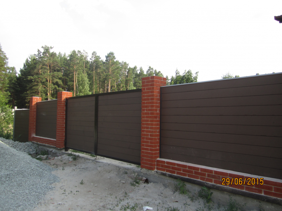 Красивый деревянный забор