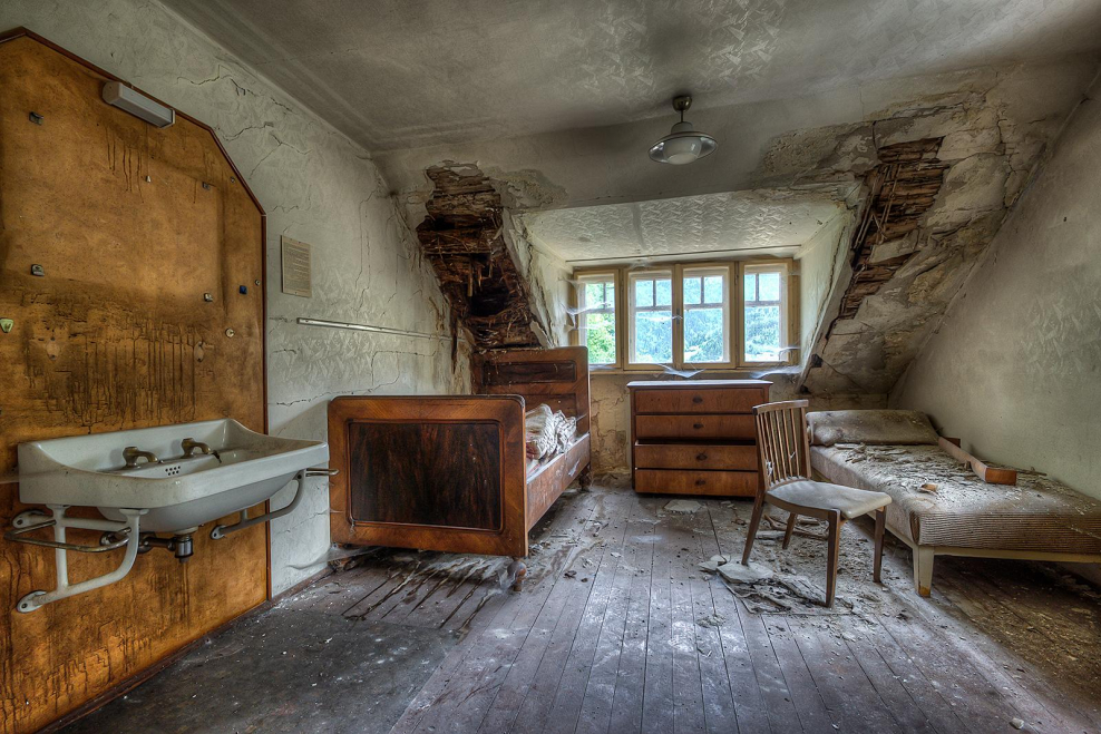 Заброшенная спальня