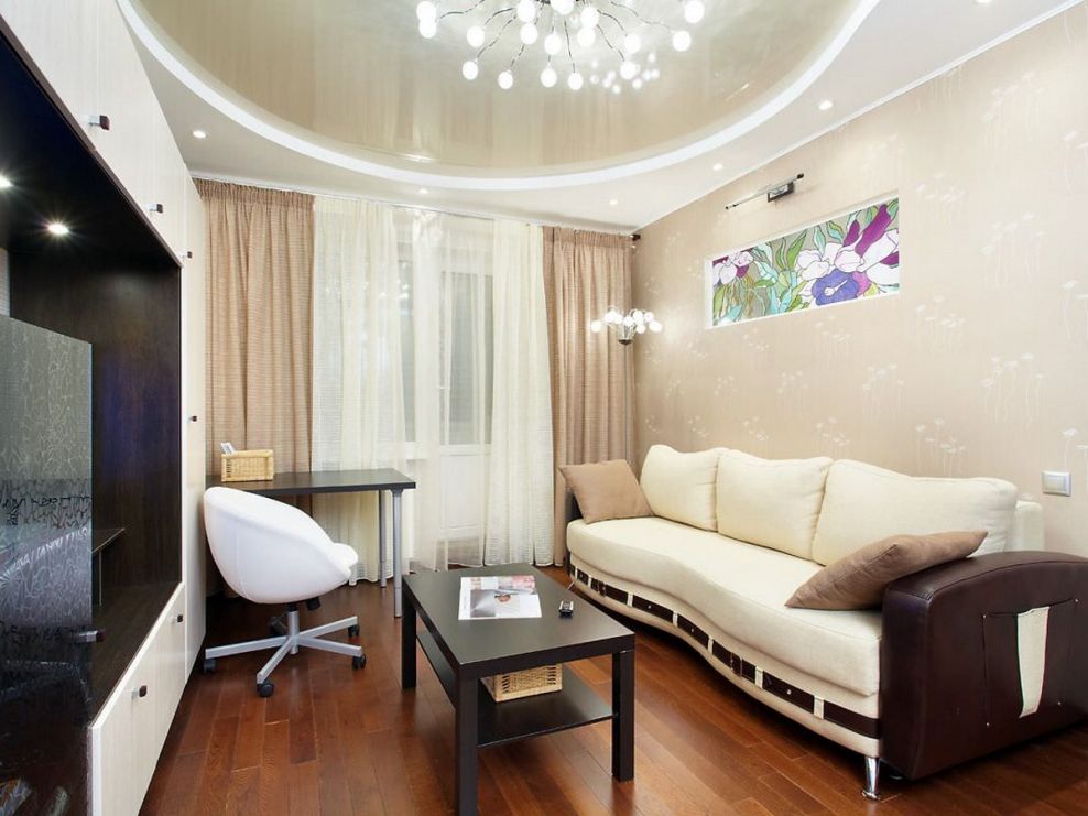 Натяжной потолок в зал