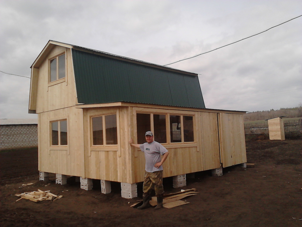 Щитовой дачный домик своими
