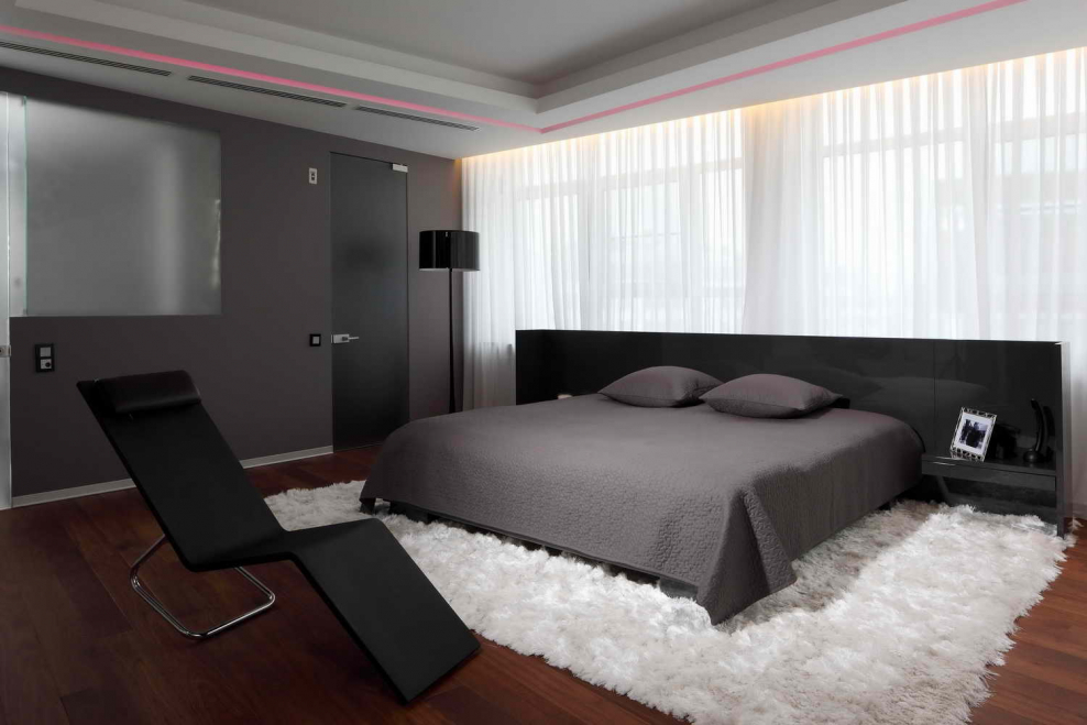 Спальные комнаты в стиле хайтек