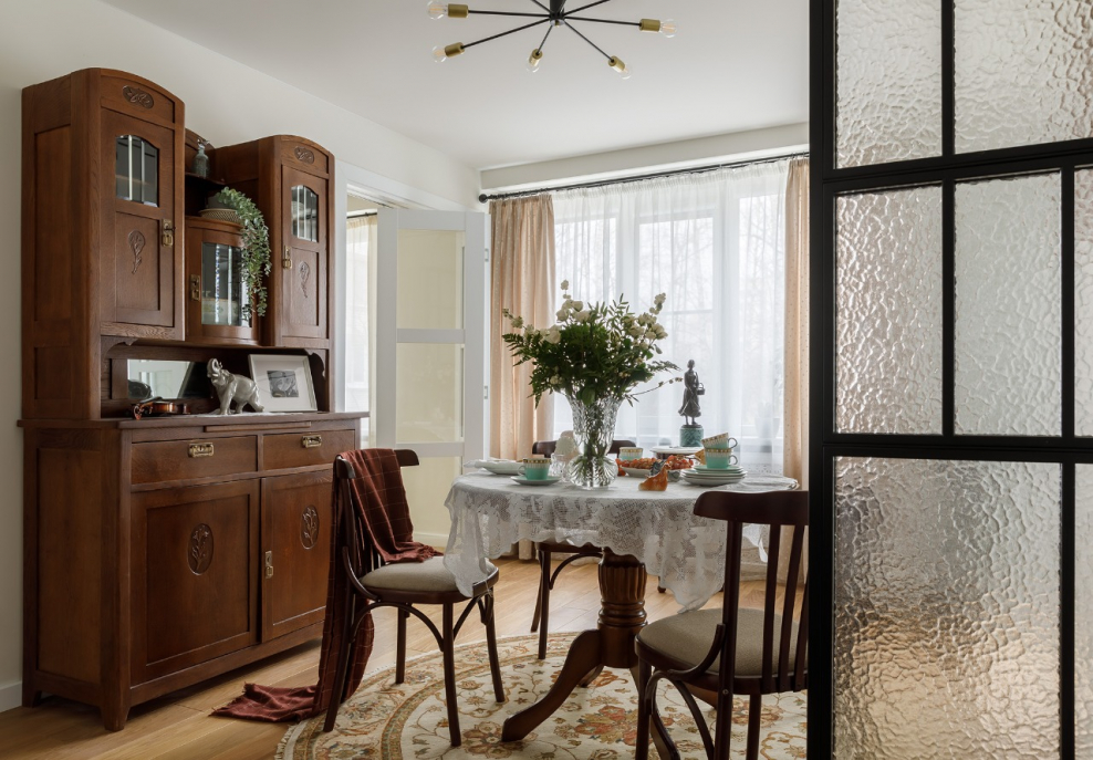 Мебель в Старом стиле