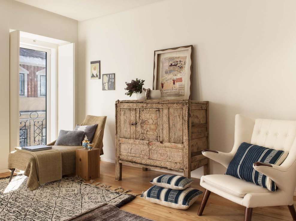 Старая мебель в скандинавском интерьере