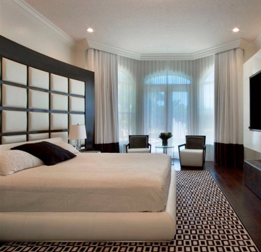 Натяжные потолки в интерьере