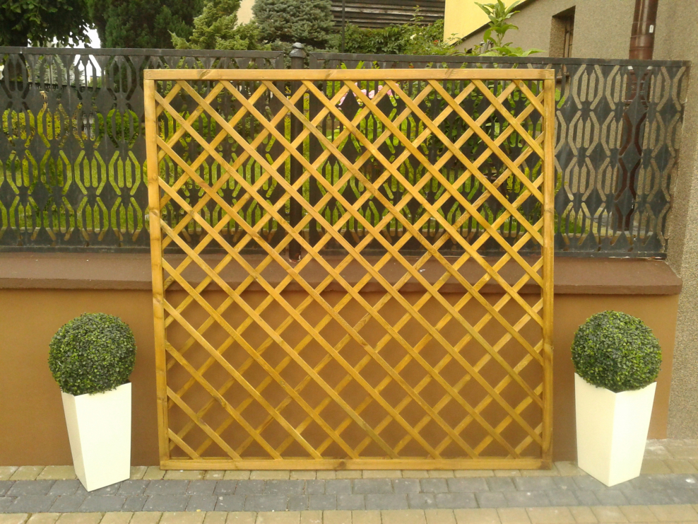 Деревянная решетка