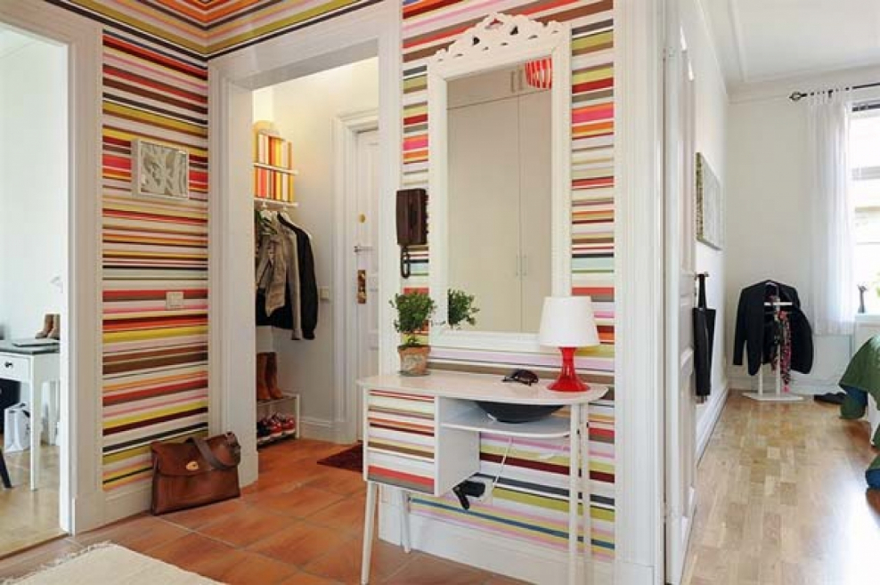 Яркая прихожая
