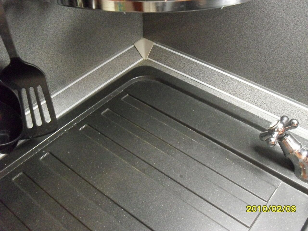 Плинтус на металлическую мойку