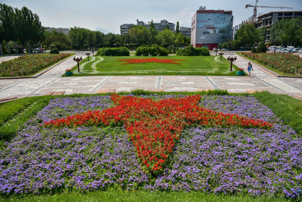 Клумбы Бишкека