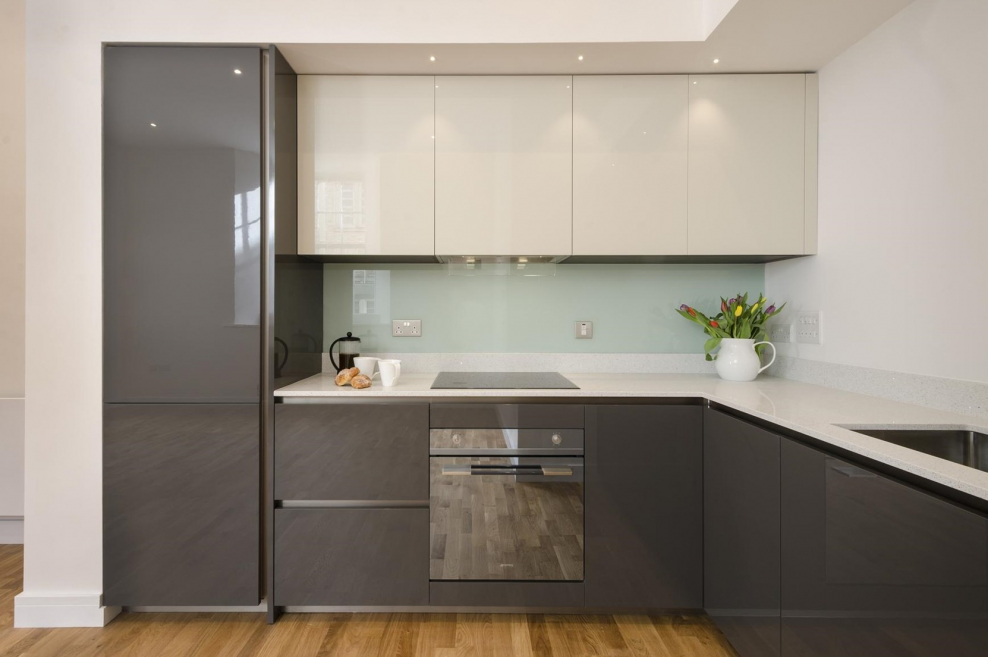 Кухня белый верх серый низ