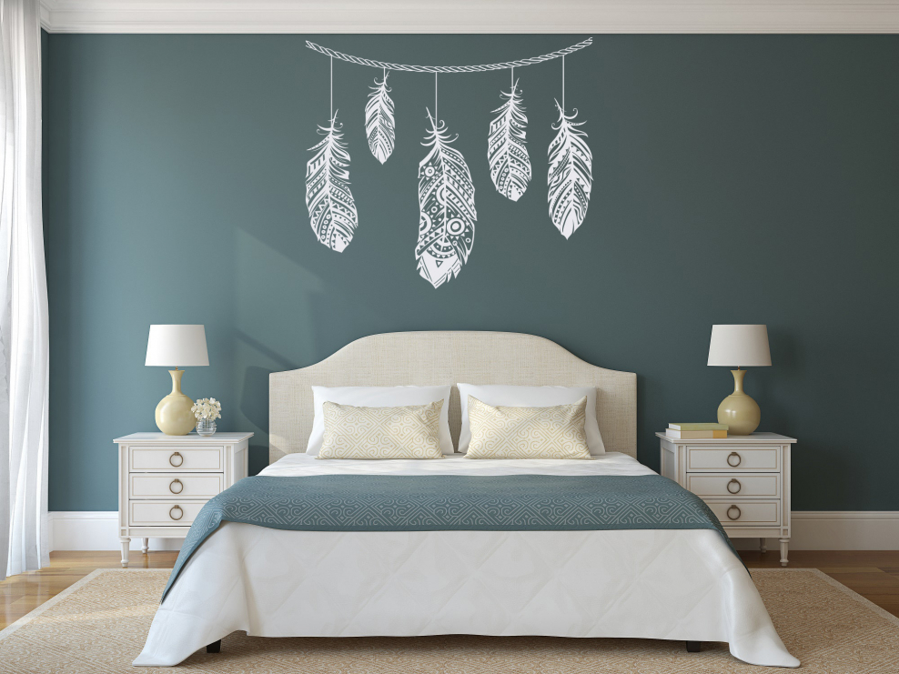 Декор над кроватью