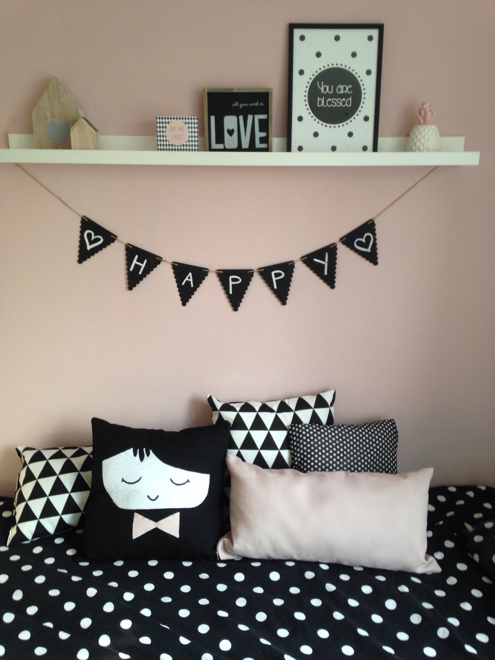 Креативно украсить комнату