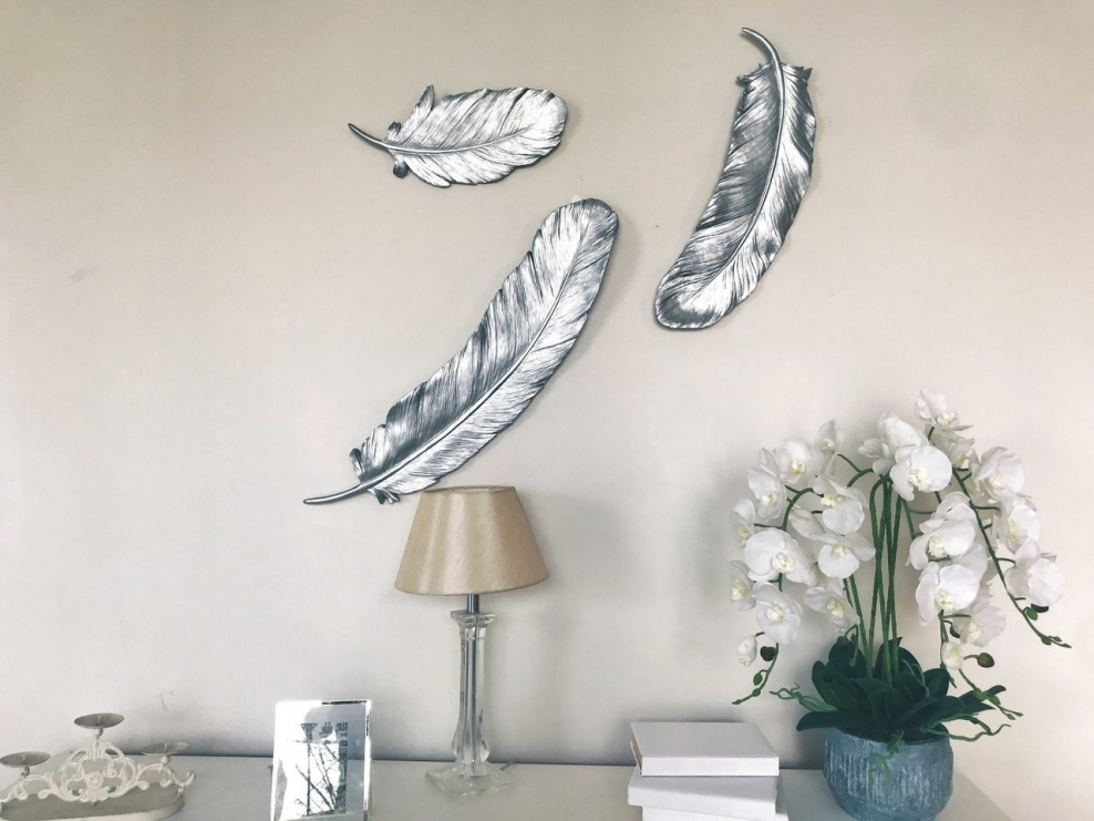 Панно из перьев