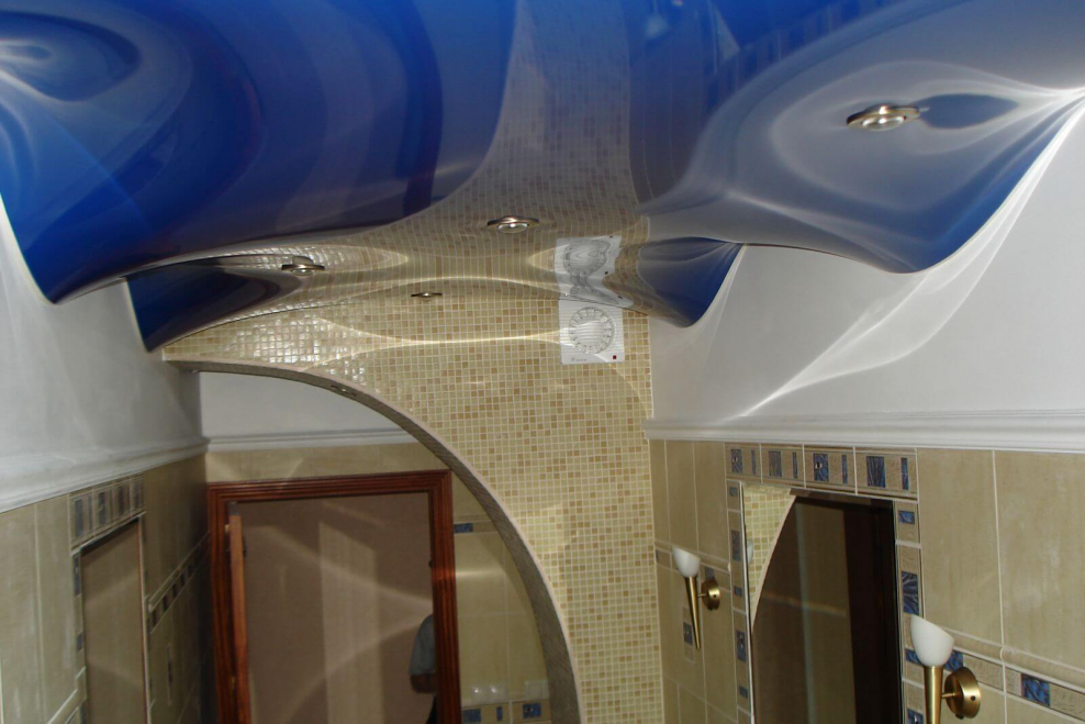 Волнообразный натяжной потолок