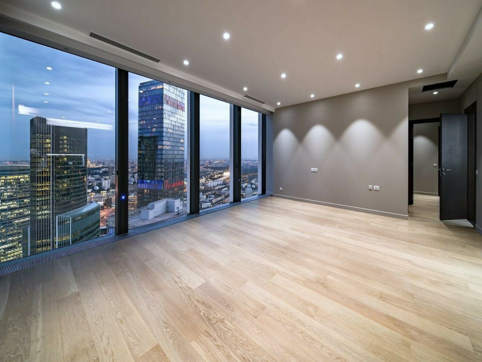 Neva Towers стилобат