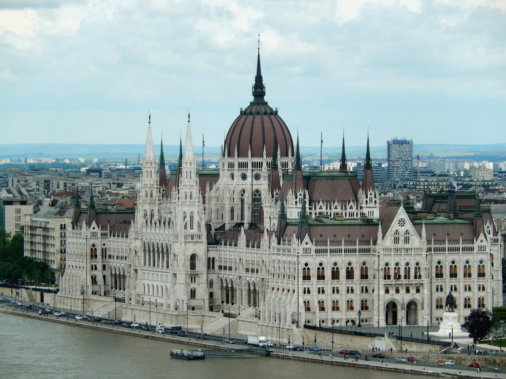 Здание парламента в Будапеште