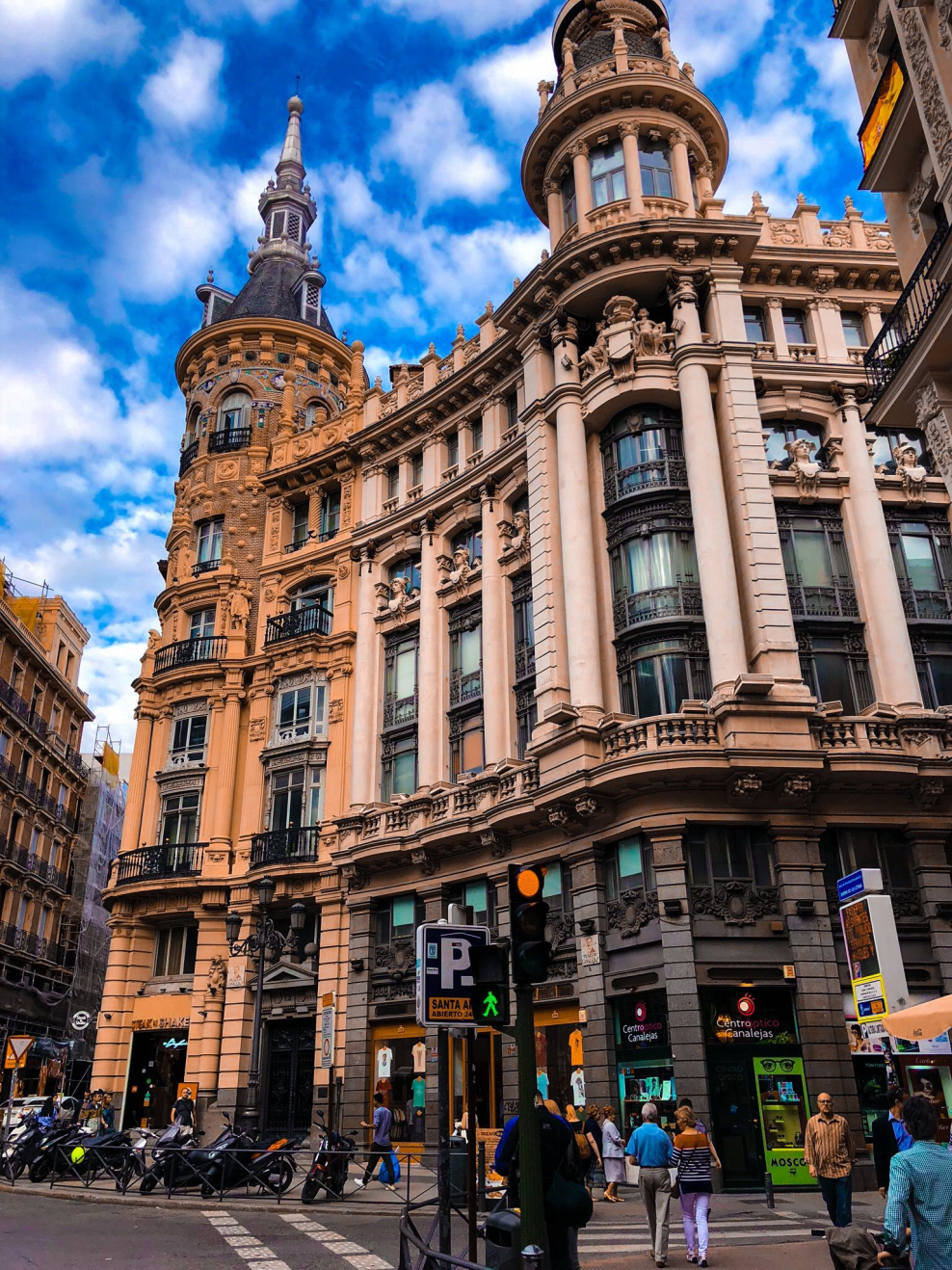 Город архитектура Мадрида