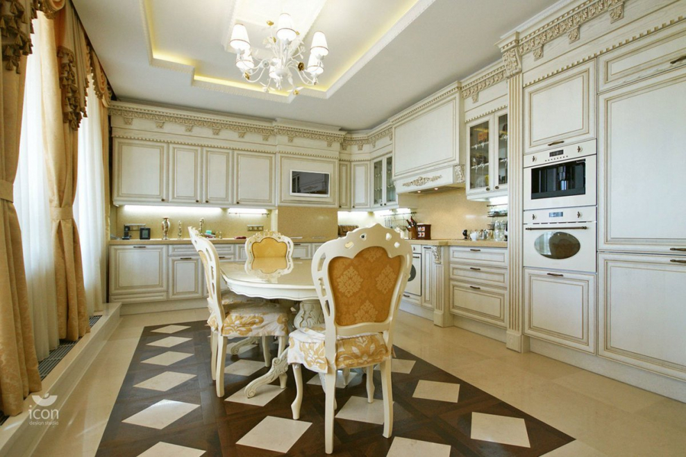 Классический интерьер кухни-столовой