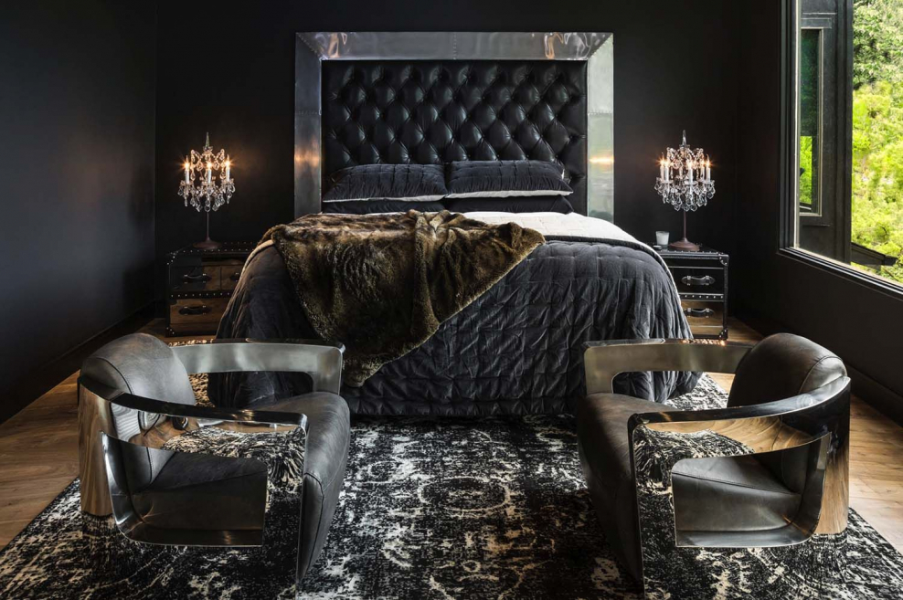 Шикарная спальня в темных тонах