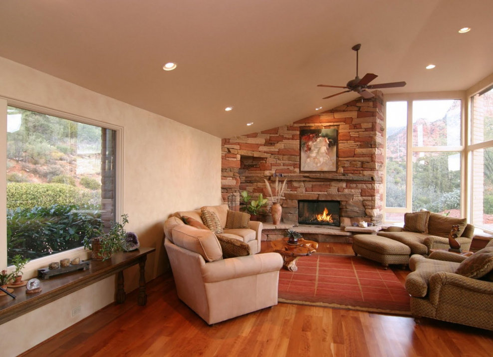 Интерьер гостиной в частном доме