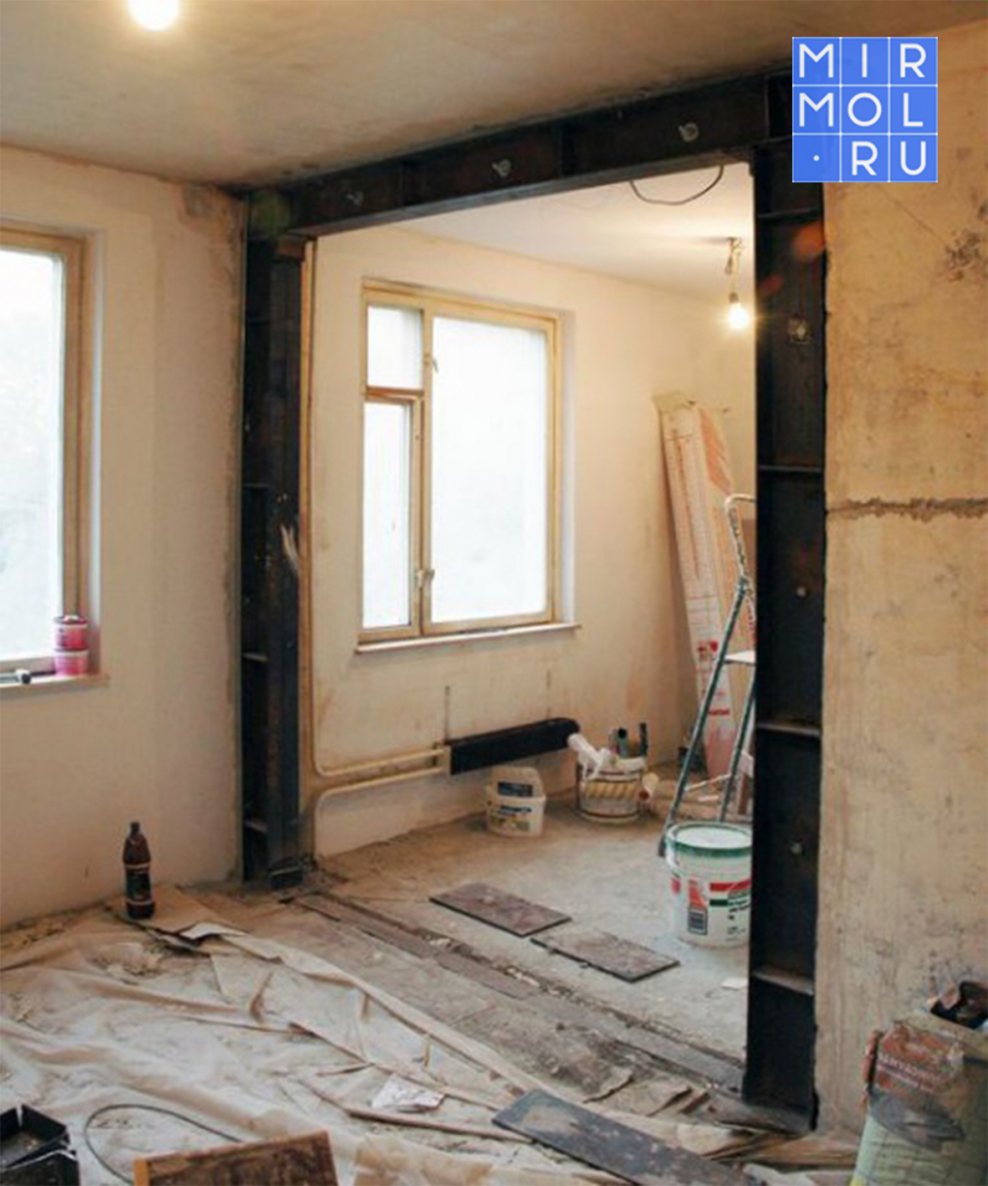 Демонтаж сантехкабины в панельном доме