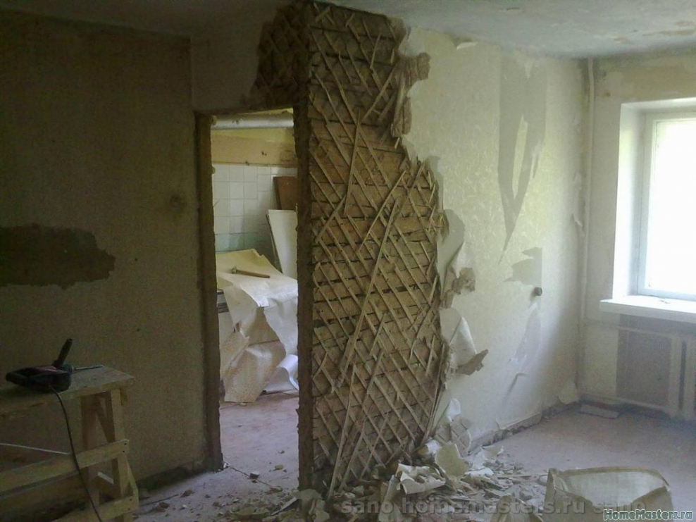 Демонтаж перегородки в хрущевке