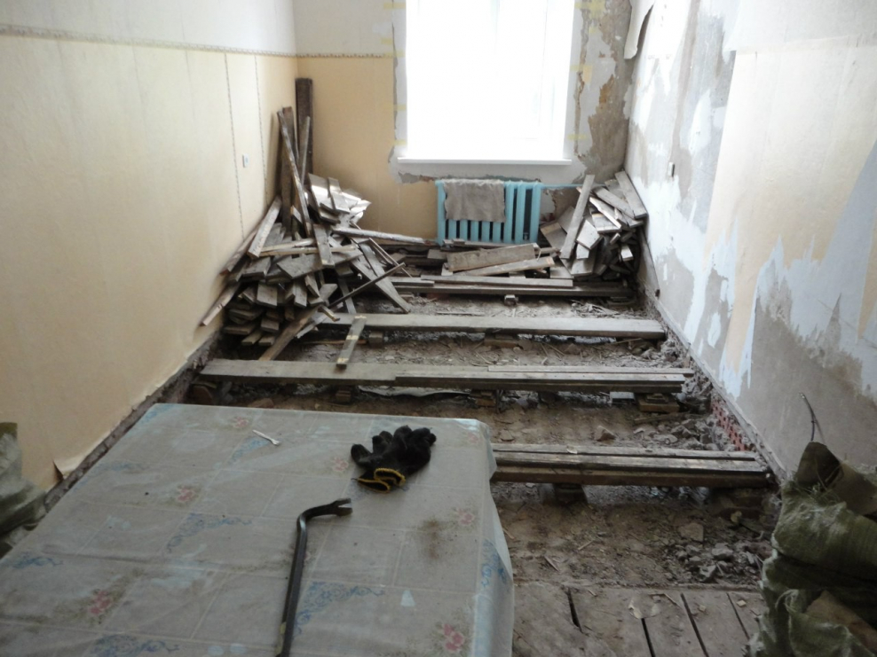 Стены хрущевки после демонтажа плитки