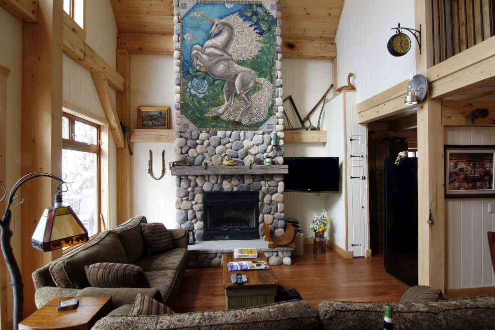 Комната с камином