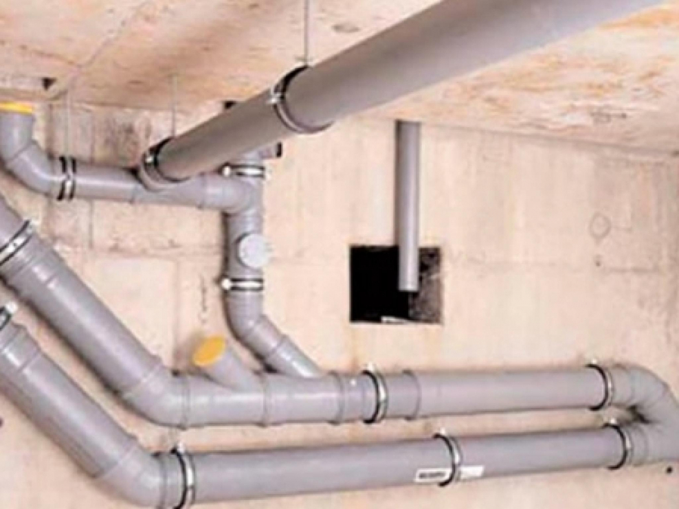 Монтаж канализационной трубы 110 мм