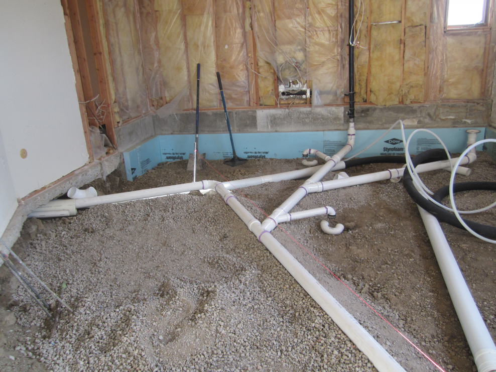 Водопроводная труба в стяжке