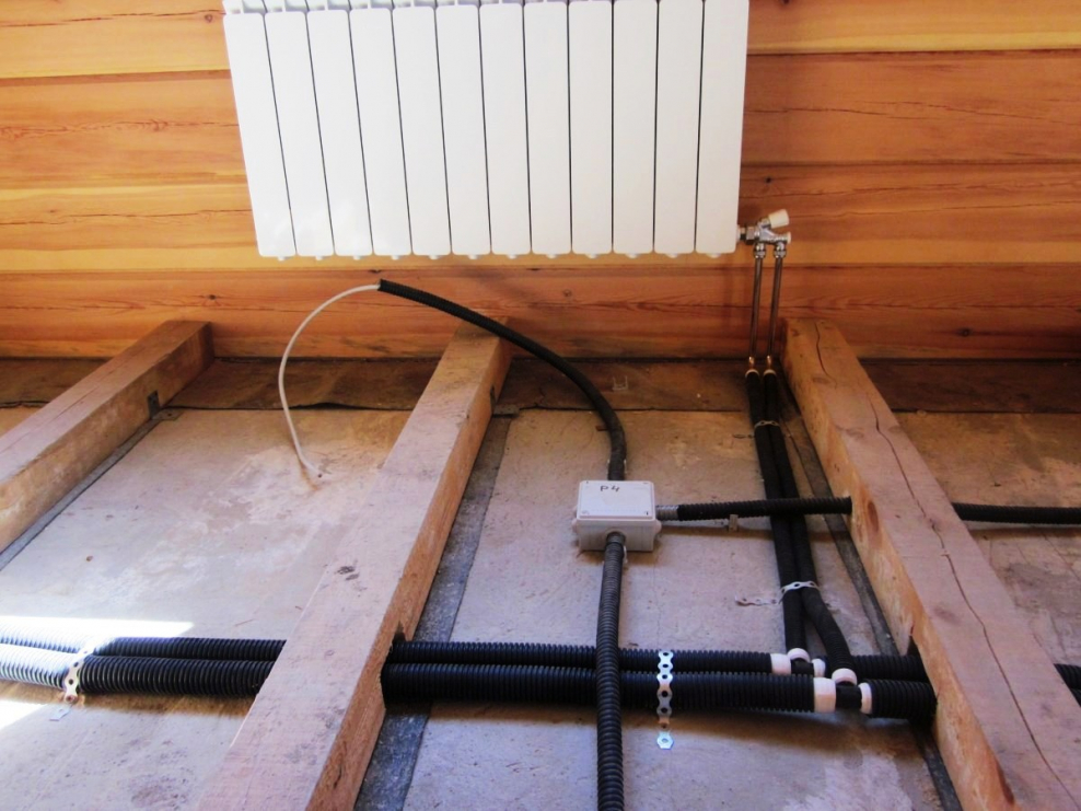 Прокладка труб отопления