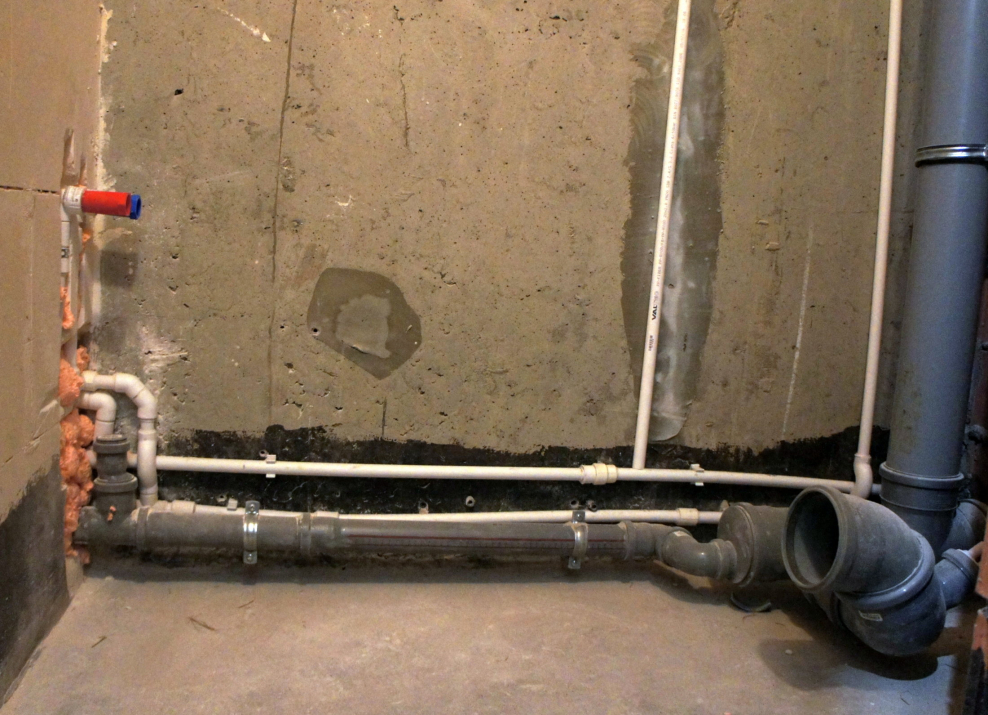 Прокладка канализационных труб