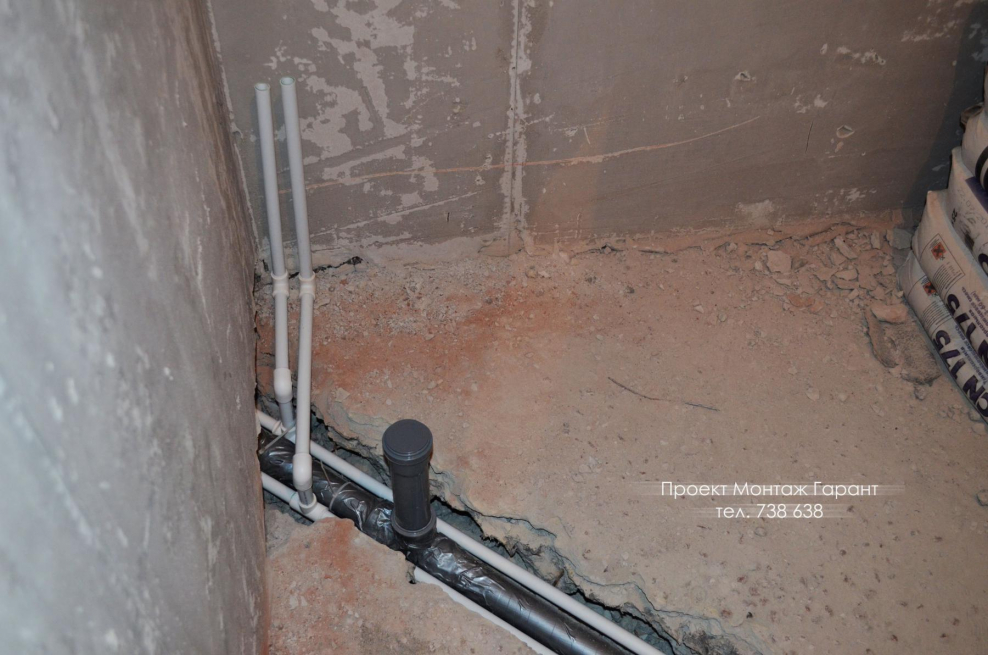 Перенос труб водоснабжения на кухне