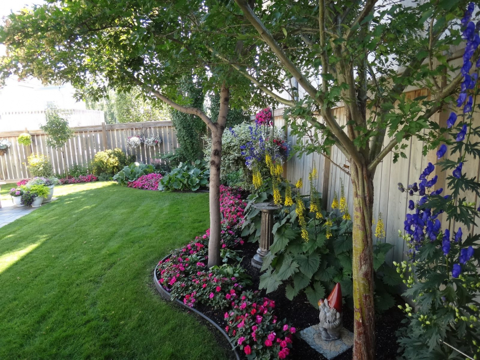 Зона отдыха в саду