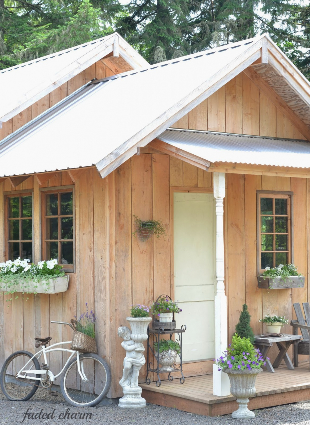 Обшивка садового домика