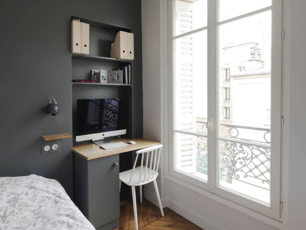 Маленькая спальня с рабочей зоной