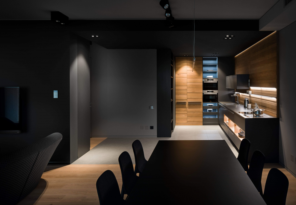 Квартира студия в темных тонах