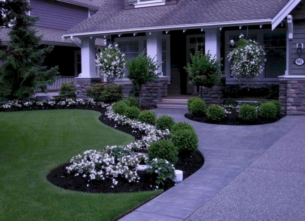 Ландшафт перед домом