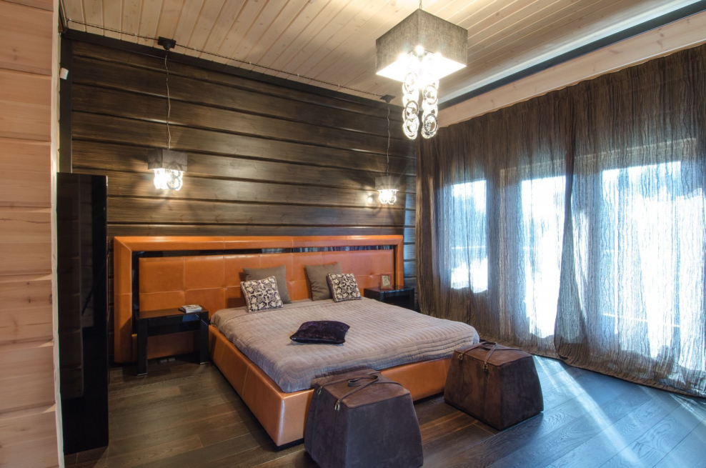 Спальная комната в доме из бруса