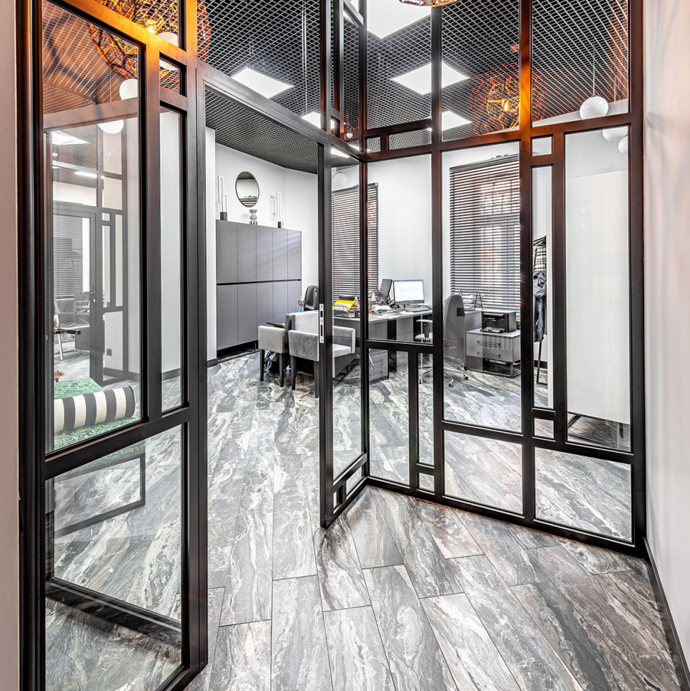 Стильные стеклянные перегородки