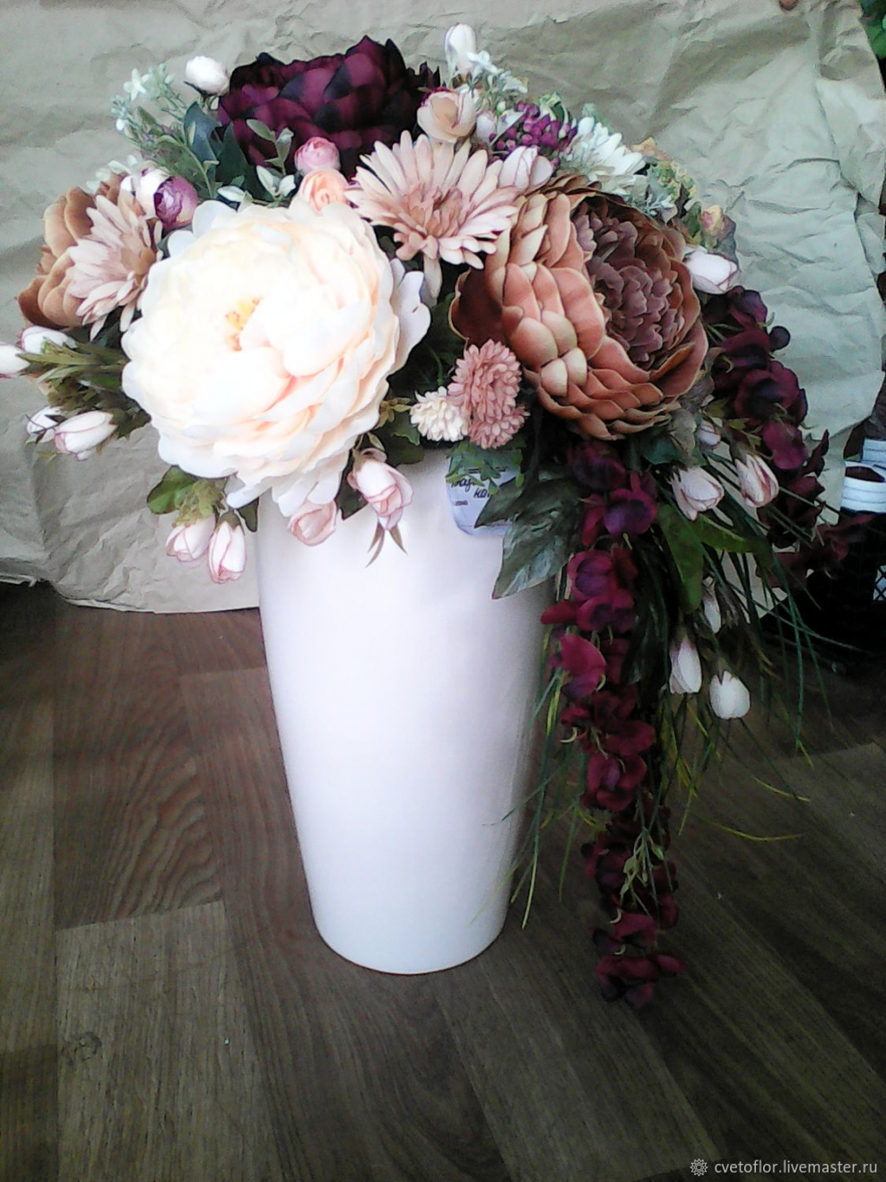 Интерьерные композиции из искусственных цветов